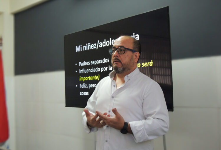 Emprender en la Era Digital un taller exclusivo para estudiantes del Colegio Técnico IDT