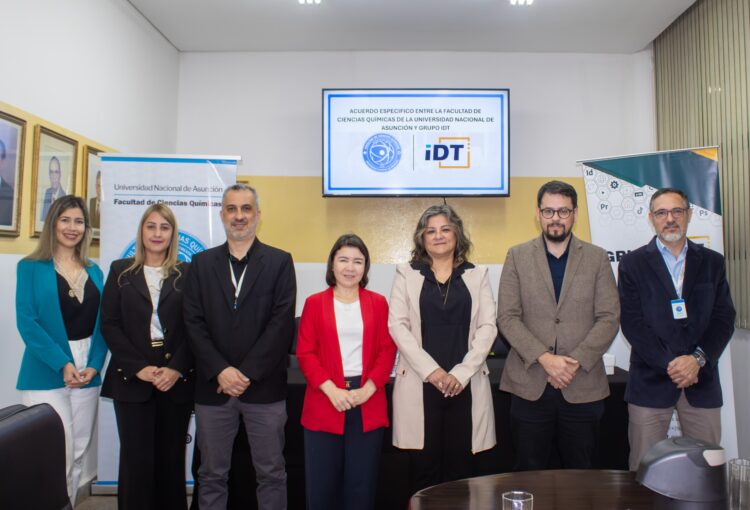 Colegio IDT potencia su formación técnica con convenio estratégico en Química